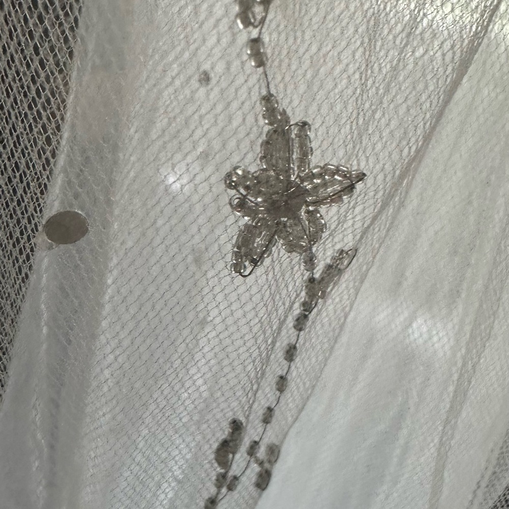 Elegant White Cathedral and blusher Bridal Veil with complete rhinestone detail - Picture 9 of 9